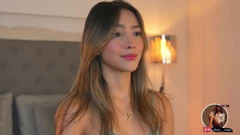 Snapshot of victoria__rossi chatting on 02/10/25, 11:36 online show from 02/10/25, 11:36