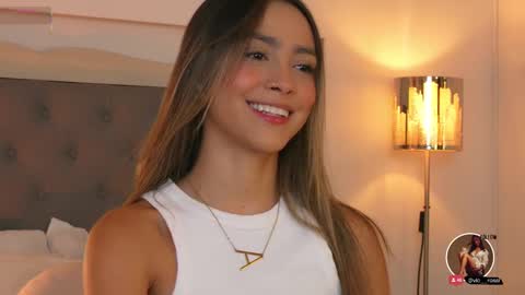 Snapshot of victoria__rossi chatting on 03/04/25, 11:51 online show from 03/04/25, 11:51