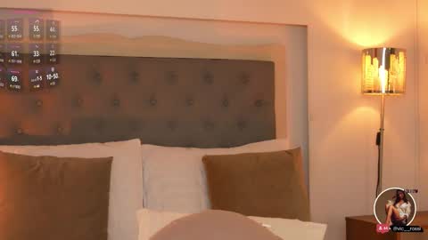 Snapshot of victoria__rossi chatting on 03/10/25, 04:03 online show from 03/10/25, 04:03