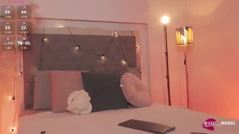 Snapshot of victoria__rossi chatting on 10/17/25, 12:41 online show from 10/17/25, 12:41