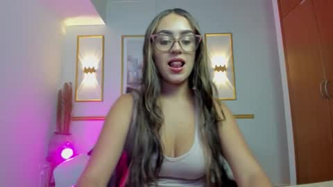 V I C T O R I A  online show from 03/17/26, 02:16