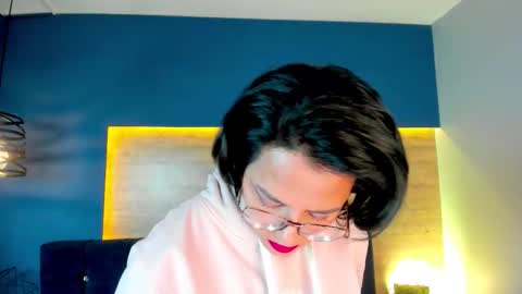 Victoria online show from 09/23/25, 09:29