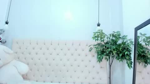 Victoria online show from 03/19/26, 06:12