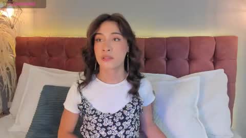 Snapshot of victoria_decapri chatting on 11/23/25, 07:35 victoria online show from 11/23/25, 07:35