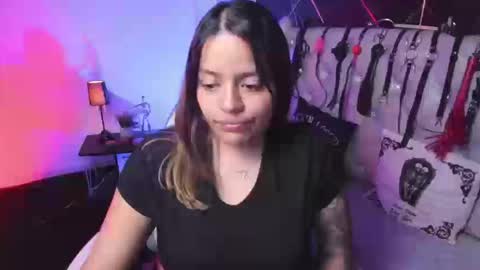 victoria_floyd1 online show from 03/25/26, 08:48