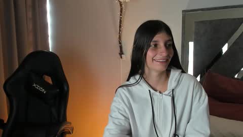 Snapshot of victoria_grey__ chatting on 01/13/26, 01:16 Victoria online show from 01/13/26, 01:16