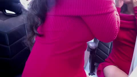 Snapshot of victoria_hernandez_t chatting on 10/10/25, 12:59 Victoria online show from 10/10/25, 12:59