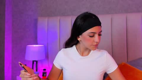 Snapshot of victoria_joliegb chatting on 12/21/24, 11:55 Victoria Lozano online show from 12/21/24, 11:55