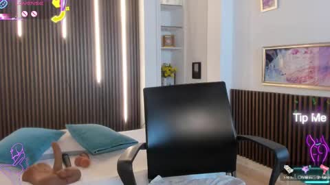 Snapshot of victoria_mooree chatting on 10/08/25, 06:05 Victoria Everyday From 1400 to 2130 Col Time online show from 10/08/25, 06:05