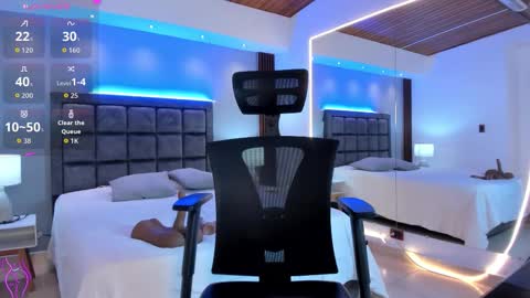 Snapshot of victoria_mooree chatting on 11/29/25, 06:44 Victoria Everyday From 1400 to 2130 Col Time online show from 11/29/25, 06:44