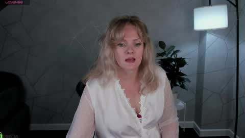 Victoria My schedule for the week 2 GMT 3am-9am TuWeThFrSa online show from 05/17/26, 01:14