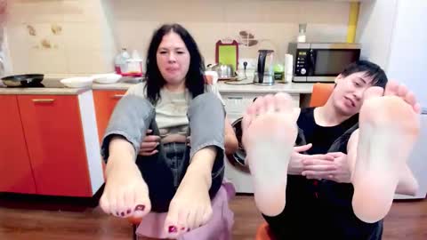 Victoria  online show from 12/20/25, 07:37