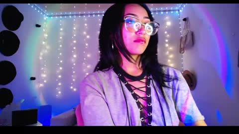 Snapshot of victoria_ricci_a chatting on 03/09/25, 04:05 Victoria online show from 03/09/25, 04:05