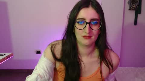 Victoria online show from 11/08/25, 09:02