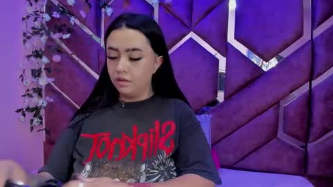 Victoria online show from 12/22/25, 07:55