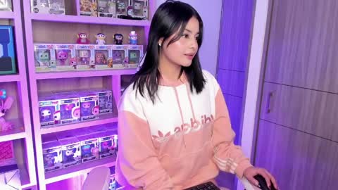 Victoria online show from 04/10/26, 05:23
