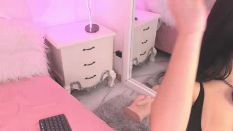 Snapshot of victoria_watsson chatting on 12/13/24, 03:32 victoria_watsson online show from 12/13/24, 03:32