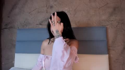 victoriaa2_doll online show from 11/17/25, 01:17