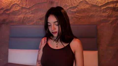 Snapshot of victoriaa2_doll chatting on 04/24/26, 12:07 victoriaa2_doll online show from 04/24/26, 12:07