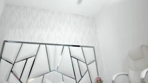 Victoria Sofia online show from 03/08/26, 08:12