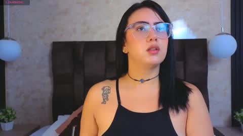 Victoria Andrade online show from 03/15/26, 12:33