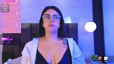 Victoria Andrade online show from 05/14/26, 12:45