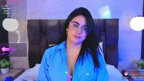 Victoria Andrade online show from 05/19/26, 01:39