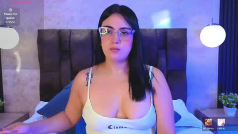 Snapshot of victoriaandrade chatting on 06/03/26, 12:30 Victoria Andrade online show from 06/03/26, 12:30