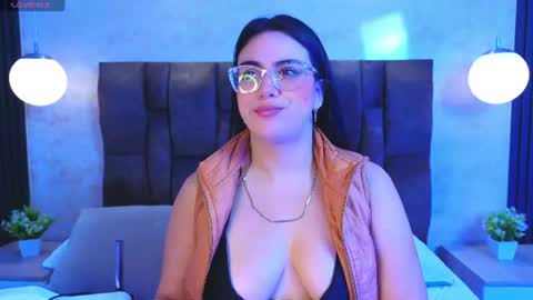 Snapshot of victoriaandrade chatting on 07/02/26, 11:49 Victoria Andrade online show from 07/02/26, 11:49