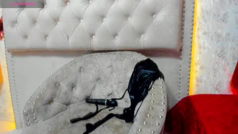 victoriaarousse online show from 03/12/25, 05:24