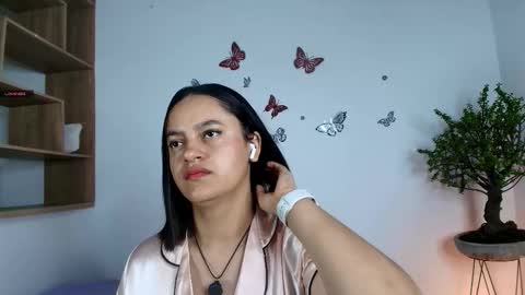 Snapshot of victoriablack_ chatting on 11/11/25, 10:59 Victoria online show from 11/11/25, 10:59