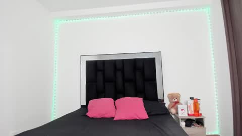 VICTORIA online show from 02/28/25, 12:31