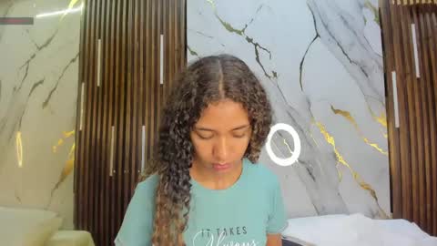 Snapshot of victoriaduarte chatting on 05/21/26, 08:16 Victoria online show from 05/21/26, 08:16