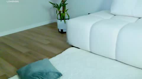 Miss V online show from 11/11/25, 02:33