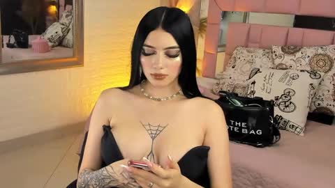 VICTORIA online show from 01/25/25, 01:43