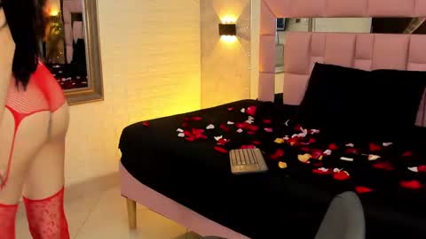 VICTORIA online show from 02/15/25, 08:54