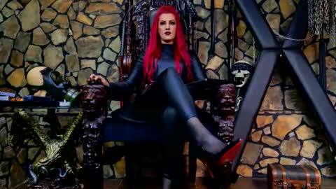 Snapshot of victoriaheller chatting on 11/08/25, 05:40 Victoria Heller online show from 11/08/25, 05:40