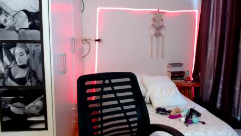 Snapshot of victoriahispanic chatting on 01/09/25, 04:06 victoriahispanic online show from 01/09/25, 04:06