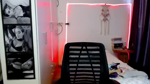 Snapshot of victoriahispanic chatting on 01/10/25, 08:37 victoriahispanic online show from 01/10/25, 08:37