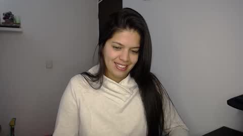 Snapshot of victorialg chatting on 11/10/25, 07:35 victorialg online show from 11/10/25, 07:35