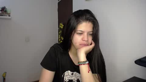 Snapshot of victorialg chatting on 11/11/25, 08:14 victorialg online show from 11/11/25, 08:14