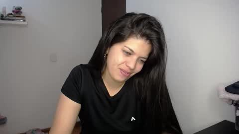 Snapshot of victorialg chatting on 11/14/25, 09:24 victorialg online show from 11/14/25, 09:24