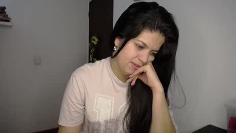 Snapshot of victorialg chatting on 11/21/25, 09:57 victorialg online show from 11/21/25, 09:57