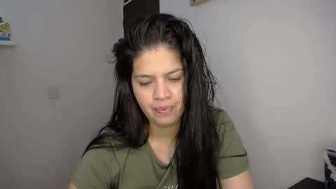 Snapshot of victorialg chatting on 12/17/25, 09:10 victorialg online show from 12/17/25, 09:10