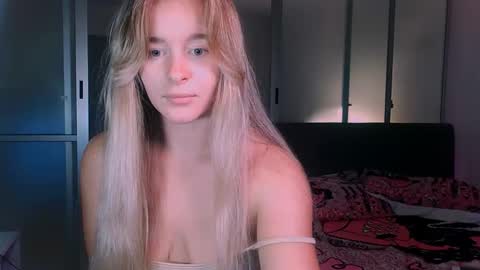 Eva and Victor online show from 10/17/25, 01:14