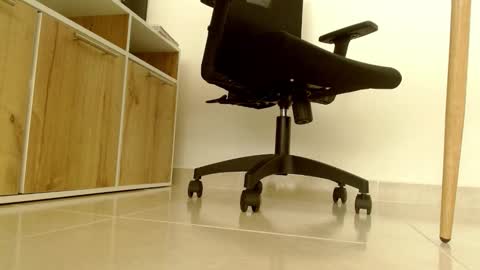 Victoria online show from 10/16/25, 02:18