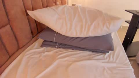 Victoria  online show from 03/08/25, 04:50