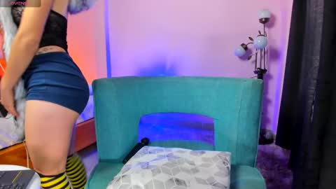 Snapshot of victoriasmithtv chatting on 02/18/25, 08:47 victoriasmithtv online show from 02/18/25, 08:47