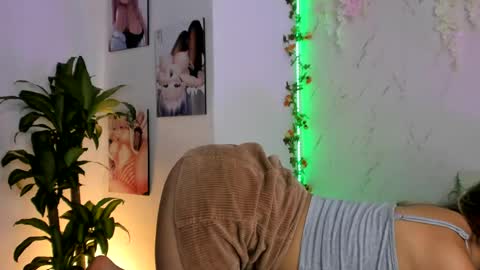 victoriasmithtv online show from 05/20/26, 01:12