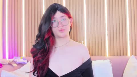 Snapshot of victoriastrom_ chatting on 05/16/26, 06:50 victoriastrom online show from 05/16/26, 06:50